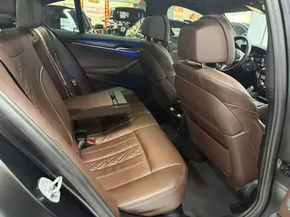BMW 5 Series 2022 Reforma 540i Edición de moda M Conjunto deportivo interior foto 11 BMW 5 Series 2022 Reforma 540i Edición de moda M Conjunto deportivo interior foto 11