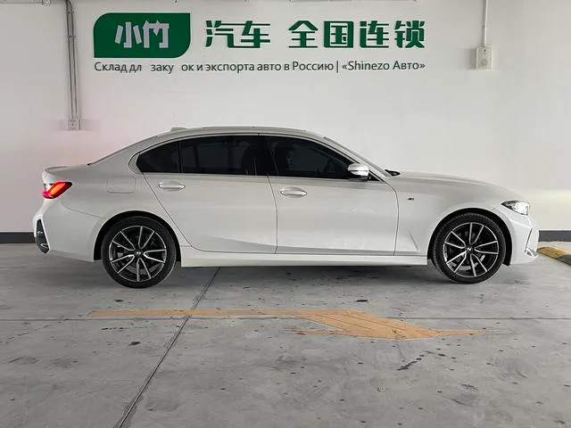 BMW 3 Series 2023 320Li M Conjunto deportivo exterior foto 6 BMW 3 Series 2023 320Li M Conjunto deportivo exterior foto 6