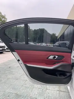 BMW 3 Series 2023 320Li M Conjunto deportivo interior foto 13 BMW 3 Series 2023 320Li M Conjunto deportivo interior foto 13