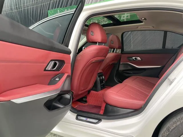 BMW 3 Series 2023 320Li M Conjunto deportivo interior foto 15 BMW 3 Series 2023 320Li M Conjunto deportivo interior foto 15