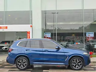 BMW X3 2022 xDrive25i M Conjunto deportivo exterior foto 3 BMW X3 2022 xDrive25i M Conjunto deportivo exterior foto 3