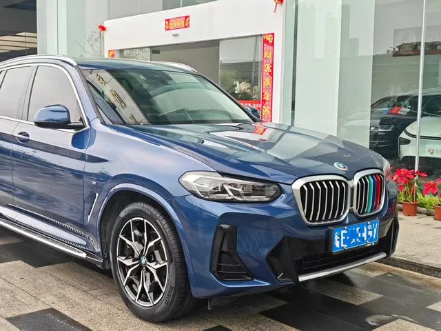 BMW X3 2022 xDrive25i M Conjunto deportivo exterior foto 4 BMW X3 2022 xDrive25i M Conjunto deportivo exterior foto 4