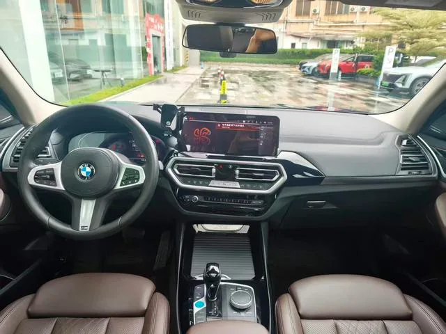 BMW X3 2022 xDrive25i M Conjunto deportivo exterior foto 8 BMW X3 2022 xDrive25i M Conjunto deportivo exterior foto 8