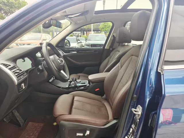 BMW X3 2022 xDrive25i M Conjunto deportivo exterior foto 10 BMW X3 2022 xDrive25i M Conjunto deportivo exterior foto 10