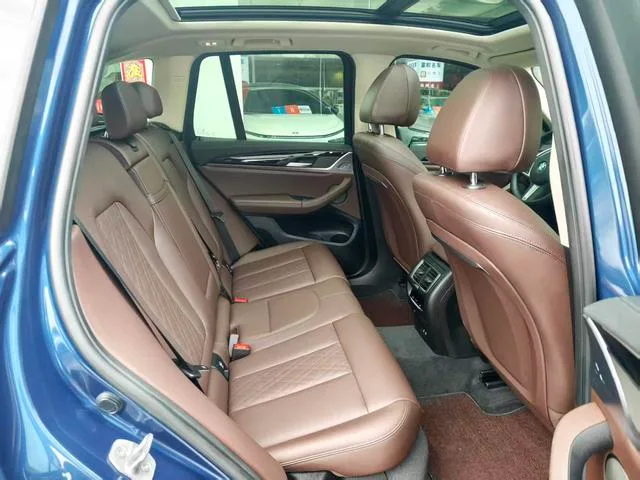 BMW X3 2022 xDrive25i M Conjunto deportivo interior foto 13 BMW X3 2022 xDrive25i M Conjunto deportivo interior foto 13