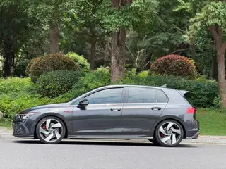 Volkswagen Golf GTI 2023 380TSI DSG GTI extérieur photo 2