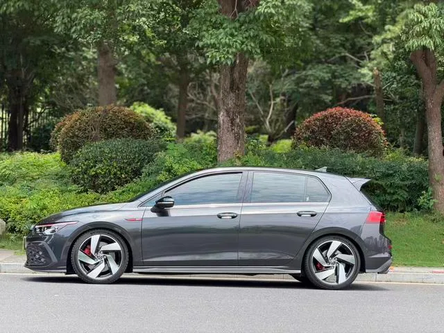 Volkswagen Golf GTI 2023 380TSI DSG GTI extérieur photo 2
