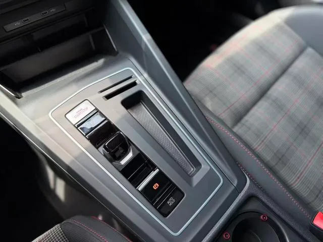 Volkswagen Golf GTI 2023 380TSI DSG GTI extérieur photo 10
