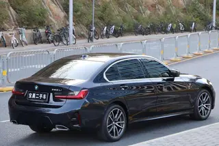 BMW 3 Series 2025 325Li M Conjunto deportivo exterior foto 6 BMW 3 Series 2025 325Li M Conjunto deportivo exterior foto 6