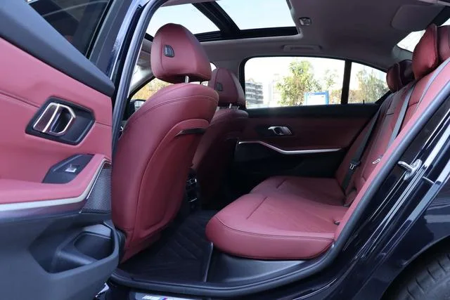 BMW 3 Series 2025 325Li M Conjunto deportivo interior foto 11 BMW 3 Series 2025 325Li M Conjunto deportivo interior foto 11