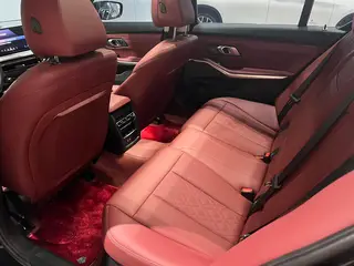 BMW 3 Series 2025 330Li M Traje nocturno deportivo Yao interior foto 8