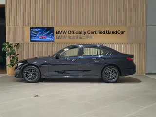 BMW 3 Series 2025 330Li M Traje nocturno deportivo Yao interior foto 10