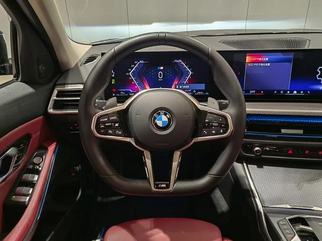 BMW 3 Series 2025 330Li M Traje nocturno deportivo Yao interior foto 12