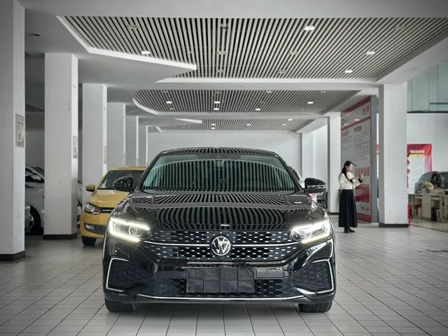Volkswagen Passat 2023 Restyling 330TSI Star Deluxe Edition exterior photo 2 Volkswagen Passat 2023 Restyling 330TSI Star Deluxe Edition exterior photo 2