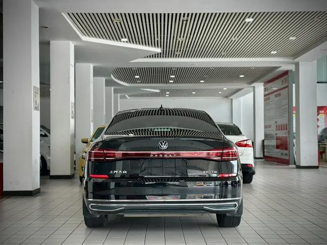 Volkswagen Passat 2023 Restyling 330TSI Star Deluxe Edition interior photo 9 Volkswagen Passat 2023 Restyling 330TSI Star Deluxe Edition interior photo 9