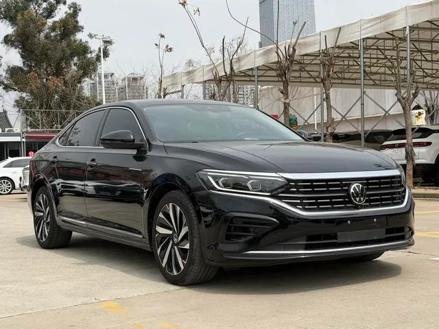 Volkswagen Passat 2022 330TSI Luxury Edition exterior photo 3 Volkswagen Passat 2022 330TSI Luxury Edition exterior photo 3