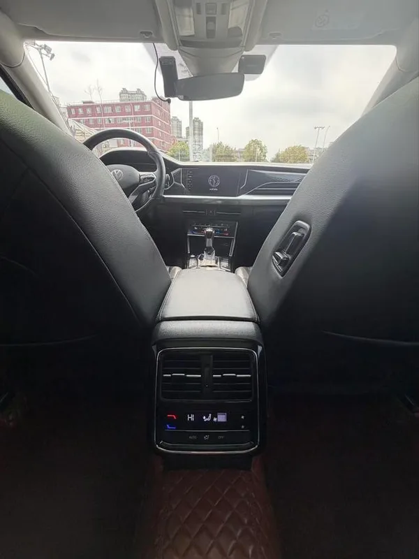 Volkswagen Passat 2022 330TSI Luxury Edition interior photo 14 Volkswagen Passat 2022 330TSI Luxury Edition interior photo 14