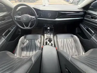 Volkswagen Passat 2022 330TSI Luxury Edition interior photo 15 Volkswagen Passat 2022 330TSI Luxury Edition interior photo 15