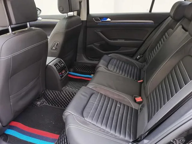 Volkswagen Magotan 2020 330TSI DSG Líder exterior foto 9