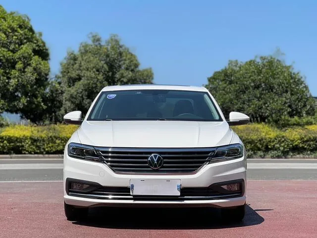 Volkswagen Lavida 2022 1.5L Automatic Comfort Version exterior photo 3 Volkswagen Lavida 2022 1.5L Automatic Comfort Version exterior photo 3