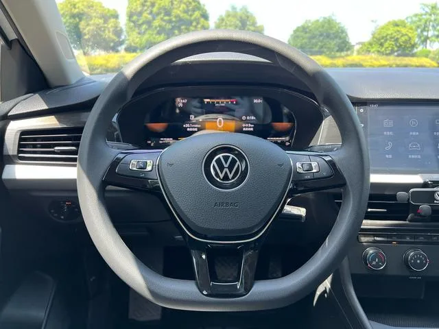 Volkswagen Lavida 2022 1.5L Automatic Comfort Version interior photo 18 Volkswagen Lavida 2022 1.5L Automatic Comfort Version interior photo 18