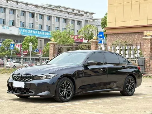 BMW 3 Series 2023 325Li M Traje nocturno deportivo Yao exterior foto 1 BMW 3 Series 2023 325Li M Traje nocturno deportivo Yao exterior foto 1