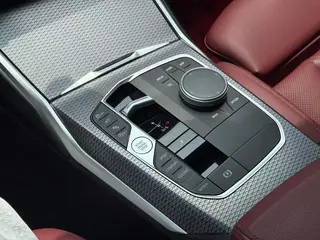 BMW 3 Series 2023 325Li M Traje nocturno deportivo Yao interior foto 8 BMW 3 Series 2023 325Li M Traje nocturno deportivo Yao interior foto 8