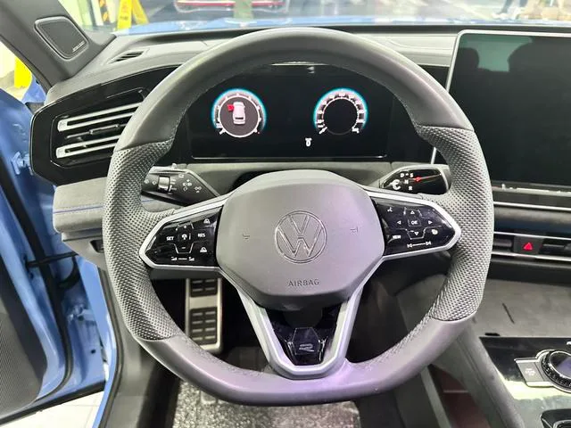 Volkswagen Tiguan L 2024 Pro 380TSI Полный привод R-Line Zhizun издание интерьер фото 20