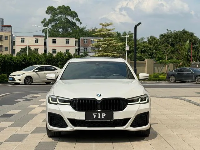 BMW 5 Series 2022 Second change 530Li Leading Type M Sports suit exterior photo 2 BMW 5 Series 2022 Second change 530Li Leading Type M Sports suit exterior photo 2