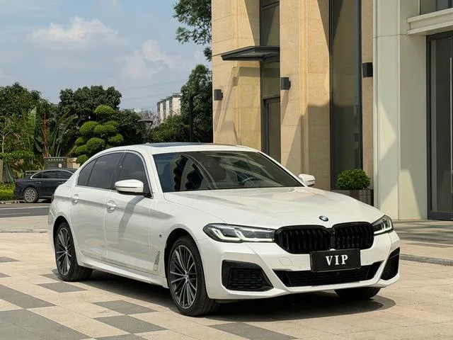 BMW 5 Series 2022 Second change 530Li Leading Type M Sports suit exterior photo 3 BMW 5 Series 2022 Second change 530Li Leading Type M Sports suit exterior photo 3