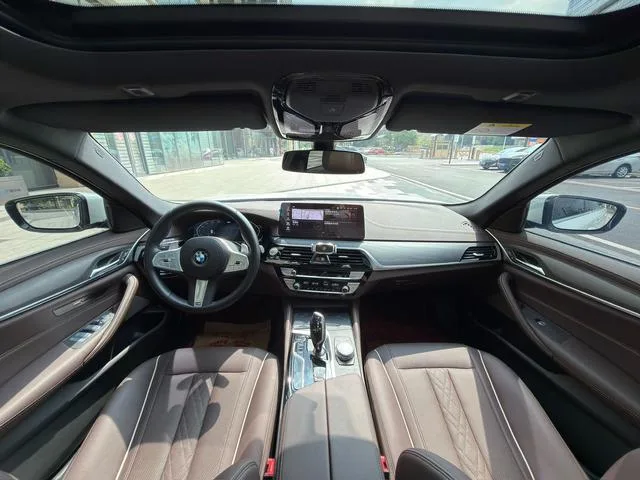 BMW 5 Series 2022 Second change 530Li Leading Type M Sports suit exterior photo 5 BMW 5 Series 2022 Second change 530Li Leading Type M Sports suit exterior photo 5