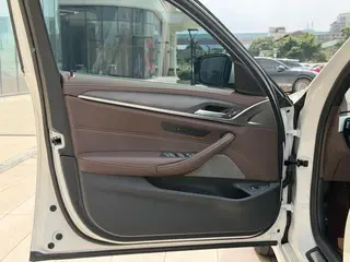 BMW 5 Series 2022 Second change 530Li Leading Type M Sports suit exterior photo 10 BMW 5 Series 2022 Second change 530Li Leading Type M Sports suit exterior photo 10