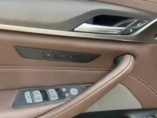 BMW 5 Series 2022 Second change 530Li Leading Type M Sports suit interior photo 11 BMW 5 Series 2022 Second change 530Li Leading Type M Sports suit interior photo 11