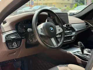 BMW 5 Series 2022 Second change 530Li Leading Type M Sports suit interior photo 12 BMW 5 Series 2022 Second change 530Li Leading Type M Sports suit interior photo 12