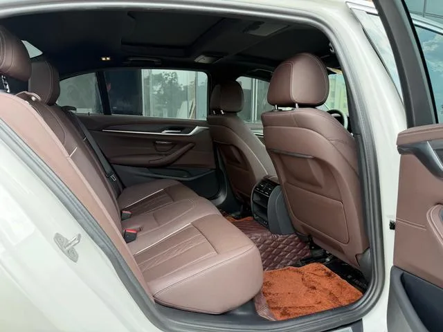BMW 5 Series 2022 Second change 530Li Leading Type M Sports suit interior photo 20 BMW 5 Series 2022 Second change 530Li Leading Type M Sports suit interior photo 20