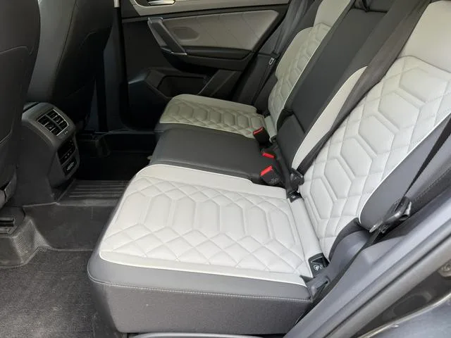 Volkswagen Tayron 2024 330TSI Two-wheel drive R-Line High-energy version exterior photo 10 Volkswagen Tayron 2024 330TSI Two-wheel drive R-Line High-energy version exterior photo 10