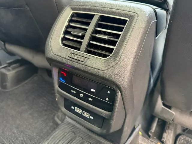 Volkswagen Tayron 2024 330TSI Two-wheel drive R-Line High-energy version interior photo 20 Volkswagen Tayron 2024 330TSI Two-wheel drive R-Line High-energy version interior photo 20