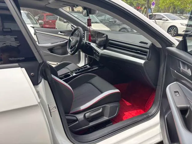 Volkswagen Lamando 2024 Lamando L 280TSI DSG Versión picante deslumbrante interior foto 6 Volkswagen Lamando 2024 Lamando L 280TSI DSG Versión picante deslumbrante interior foto 6