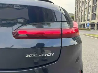 BMW X4 2022 xDrive 30i M Ensemble de sport extérieur photo 8 BMW X4 2022 xDrive 30i M Ensemble de sport extérieur photo 8