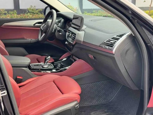 BMW X4 2022 xDrive 30i M Ensemble de sport intérieur photo 10 BMW X4 2022 xDrive 30i M Ensemble de sport intérieur photo 10