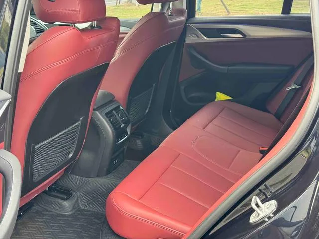 BMW X4 2022 xDrive 30i M Ensemble de sport intérieur photo 11 BMW X4 2022 xDrive 30i M Ensemble de sport intérieur photo 11