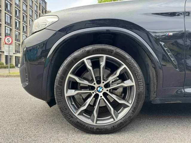 BMW X4 2022 xDrive 30i M Ensemble de sport intérieur photo 18 BMW X4 2022 xDrive 30i M Ensemble de sport intérieur photo 18