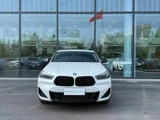 BMW X2 2023 sDrive25i M Edición nocturna deportiva exterior foto 2