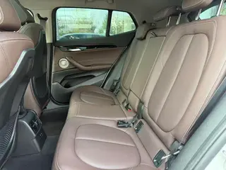 BMW X2 2023 sDrive25i M Edición nocturna deportiva interior foto 6