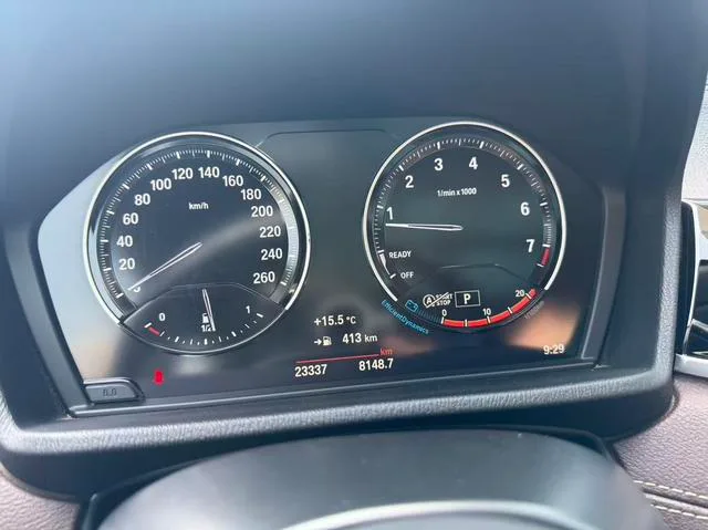 BMW X2 2023 sDrive25i M Edición nocturna deportiva interior foto 9