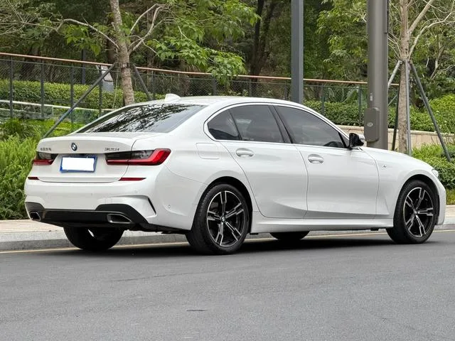 BMW 3 Series 2022 Restyling 325i M Sports suit exterior photo 7