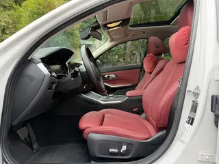 BMW 3 Series 2022 Restyling 325i M Sports suit interior photo 9