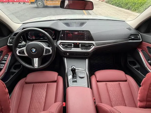 BMW 3 Series 2022 Restyling 325i M Sports suit interior photo 10