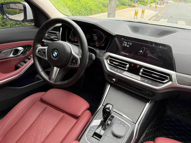 BMW 3 Series 2022 Restyling 325i M Sports suit interior photo 13