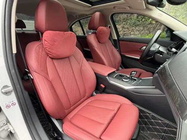 BMW 3 Series 2022 Restyling 325i M Sports suit interior photo 14